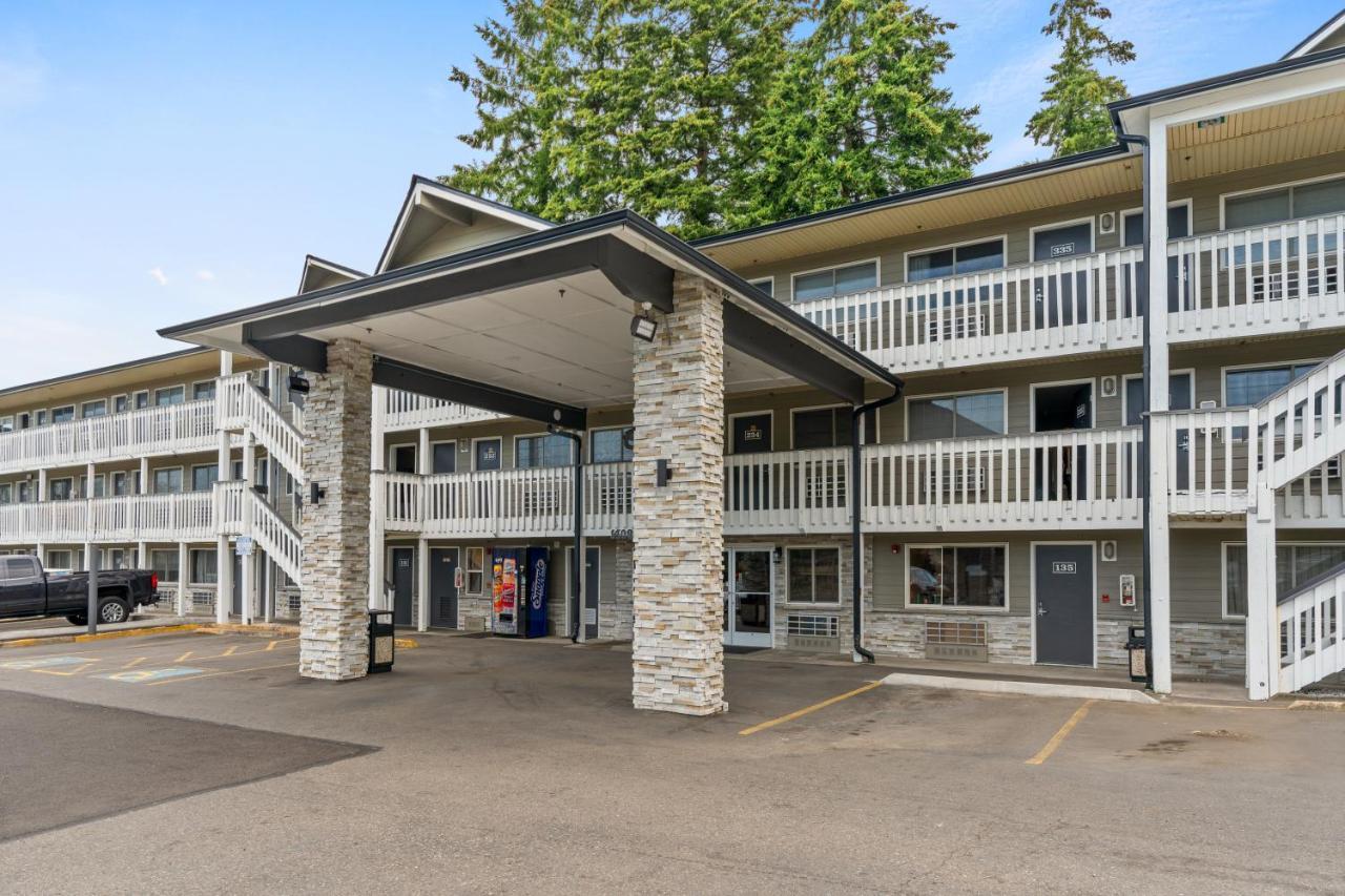 Basecamp A Travelodge By Wyndham Motel
