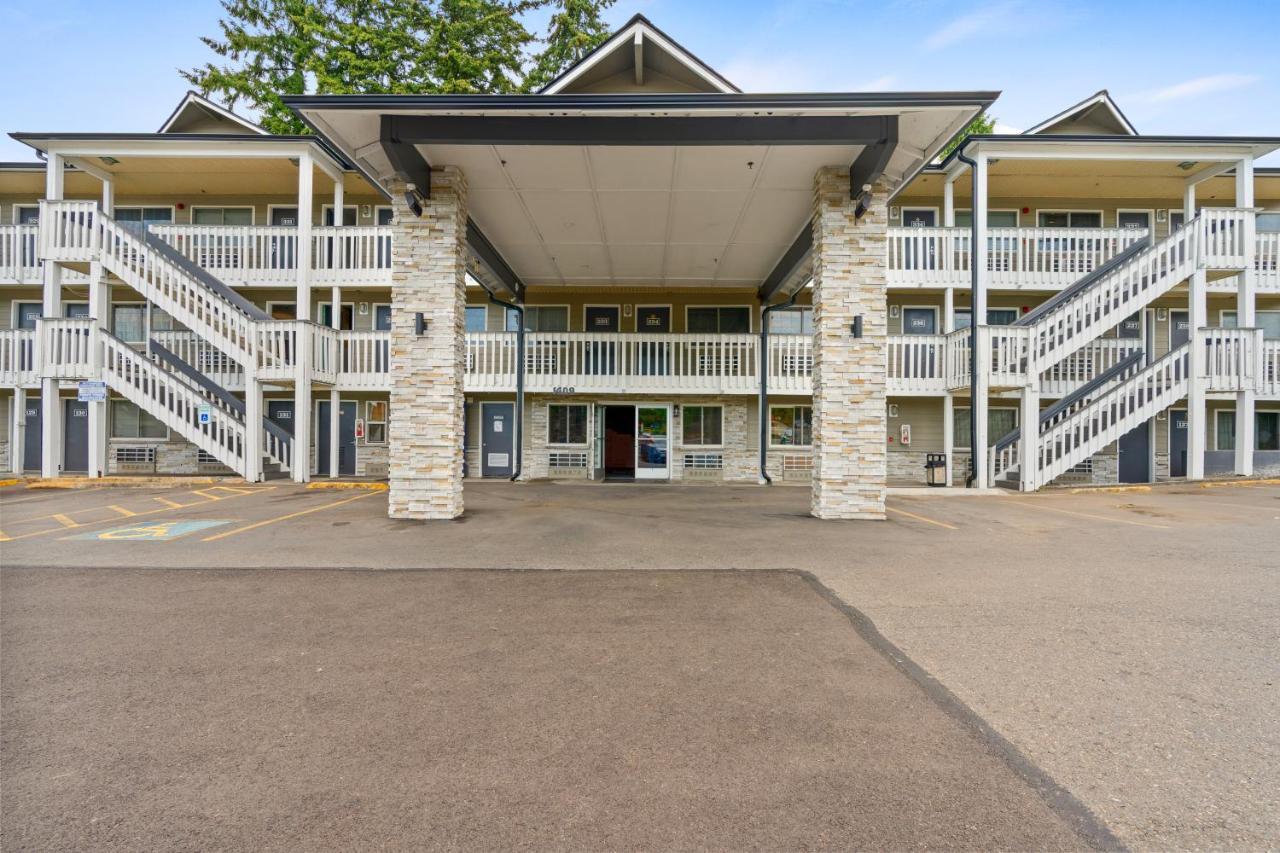 Basecamp A Travelodge By Wyndham Motel Puyallup