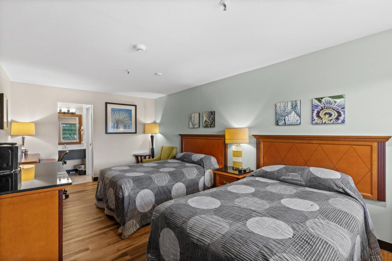 Basecamp A Travelodge By Wyndham *
